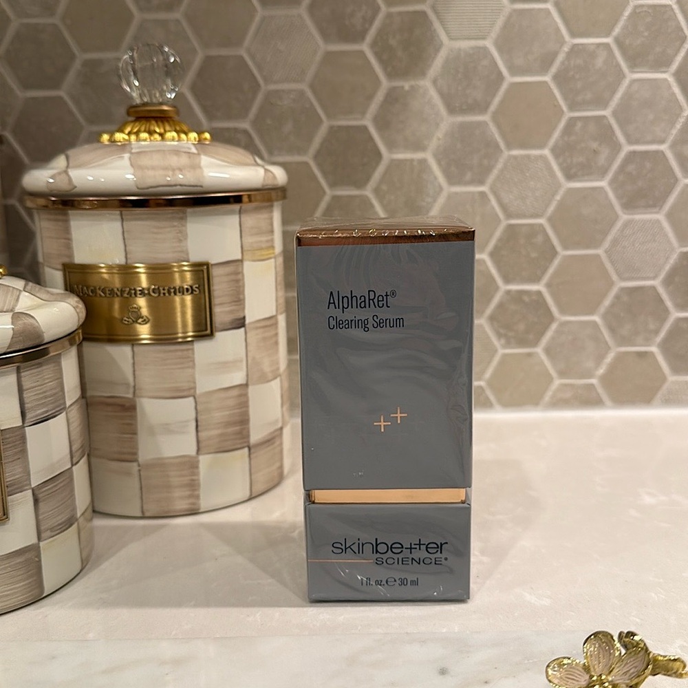 30ML ALPHARET CLEARING SERUM BY SKINBETTER SCIENCE